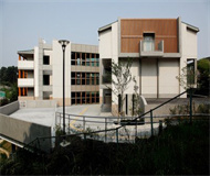 日本大阪大学