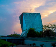 英国诺丁汉大学